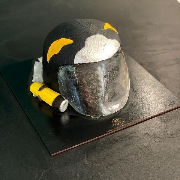 Торт "Пожарный шлем"