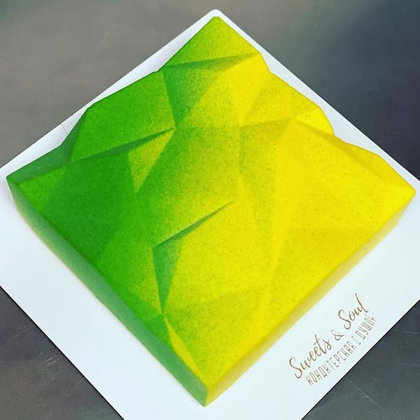 Торт "Лимонная пирамидка"
