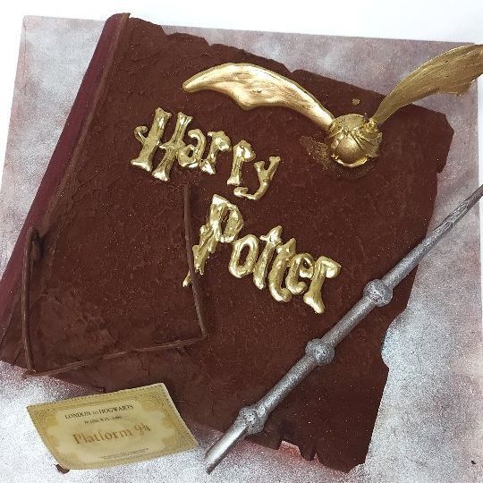 Торт "Книга про Гарри"