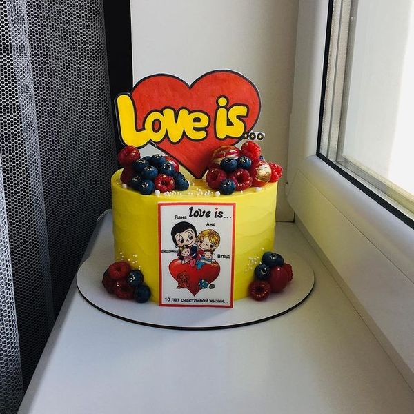 Торт "Love is"