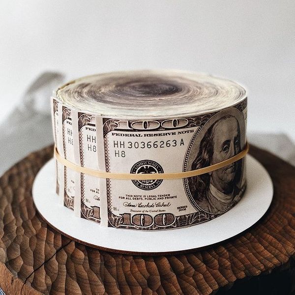 Торт "Рулон долларов"