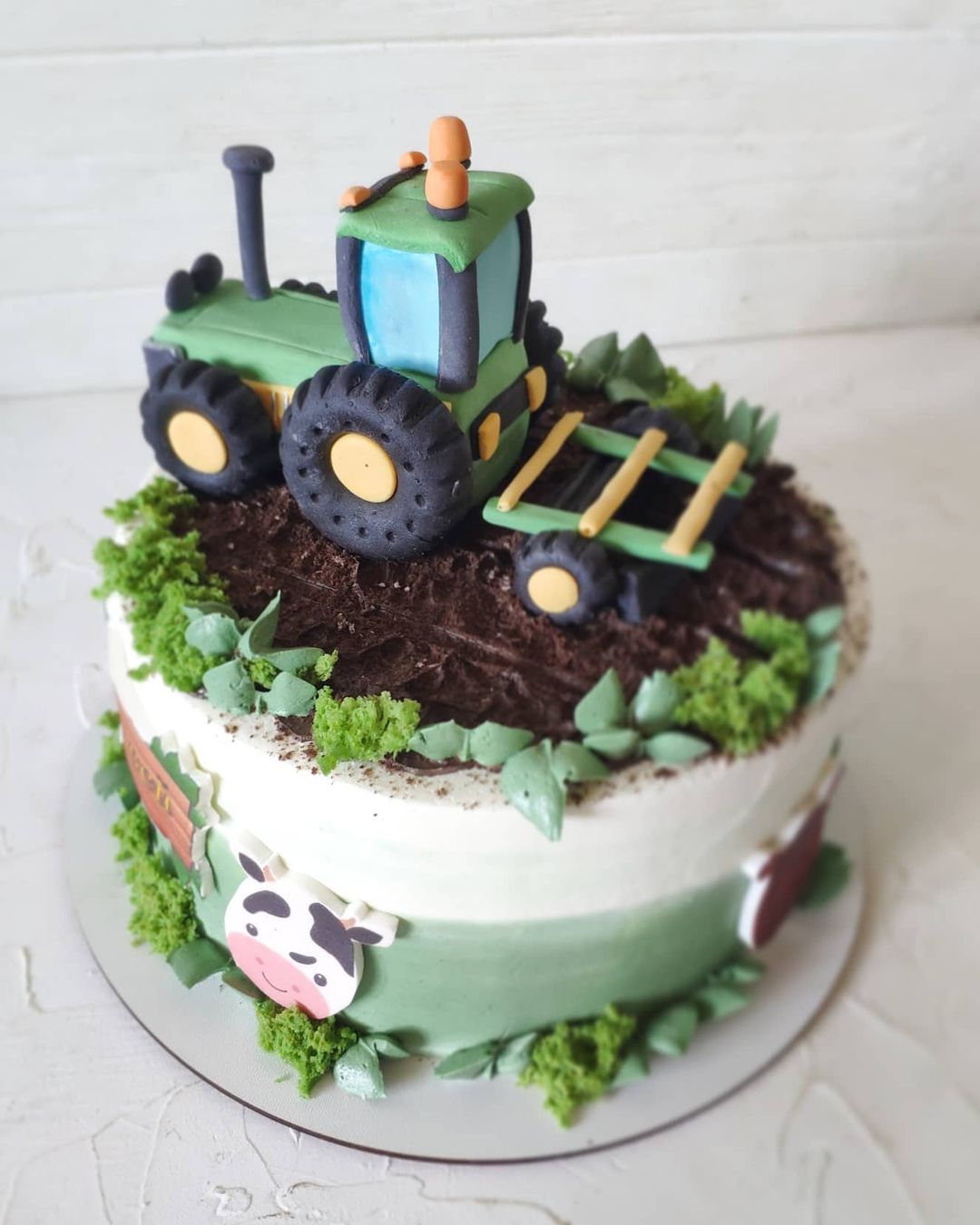 Торт трактор из мультика фото