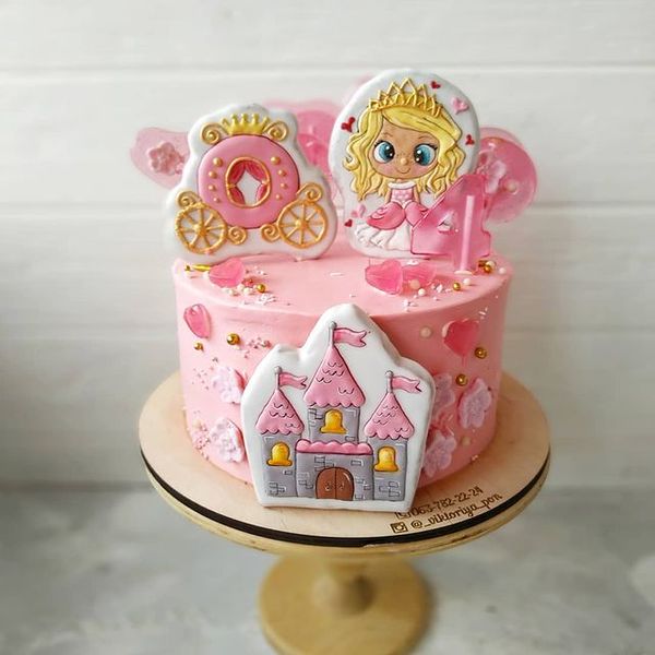 Торт "Замок для малышки"
