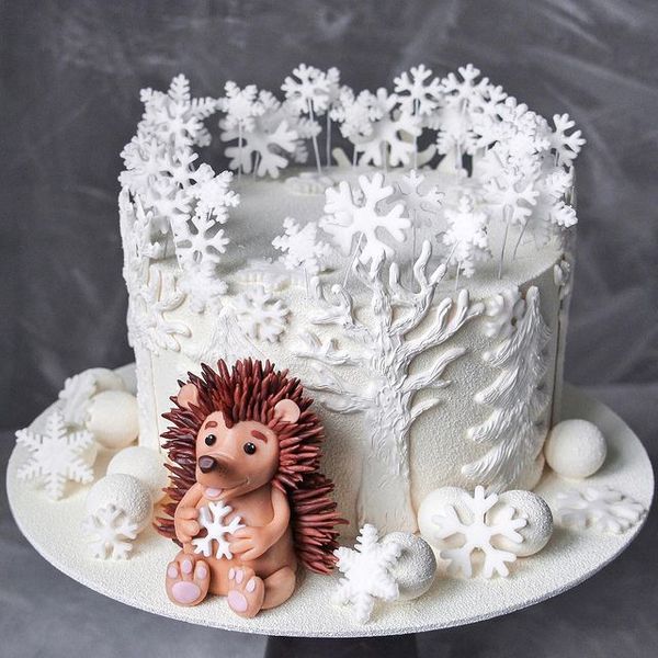 Торт "Ёжик и снег"