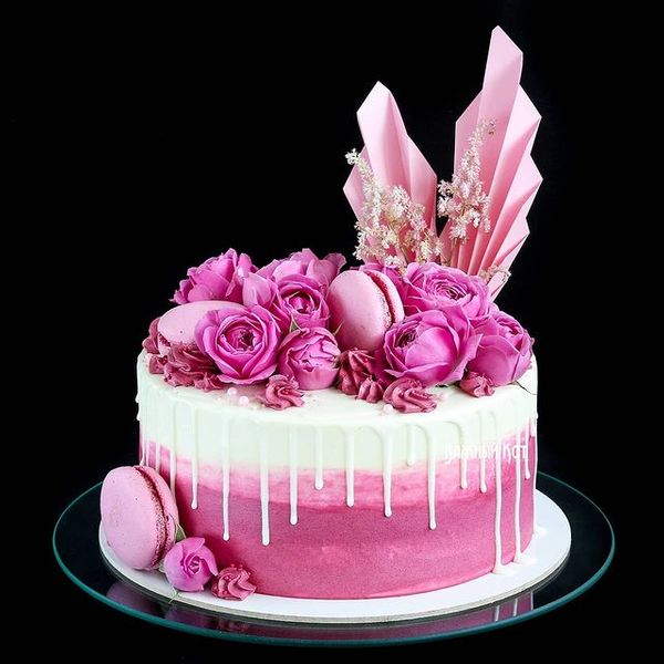Торт "Розы на розовом"