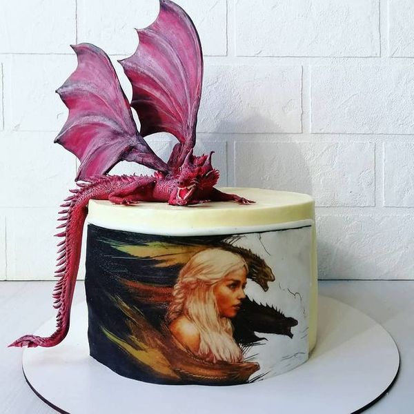 Торт "Повелительница драконов"