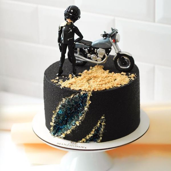 Торт "Мотоциклистка"