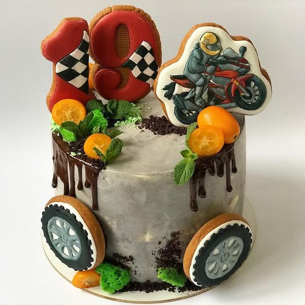 Торт "Юный мотоциклист"