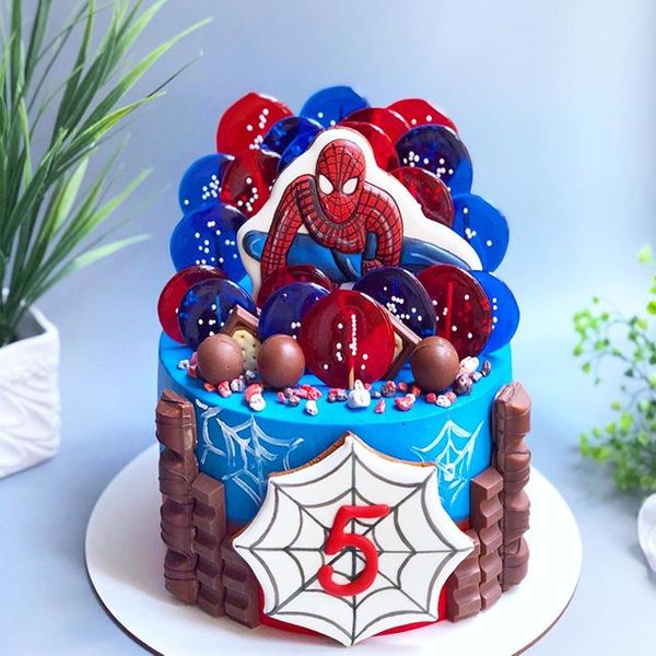 Торт "Человек паук"