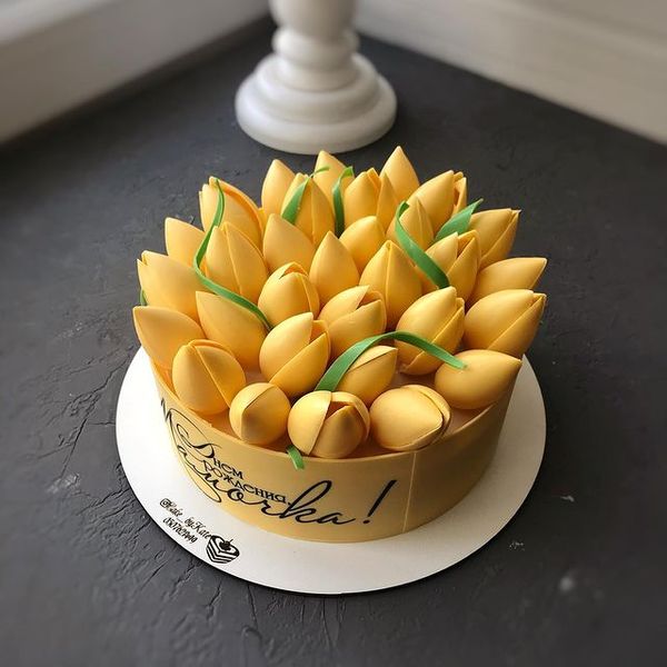 Торт "Жёлтые тюльпаны"
